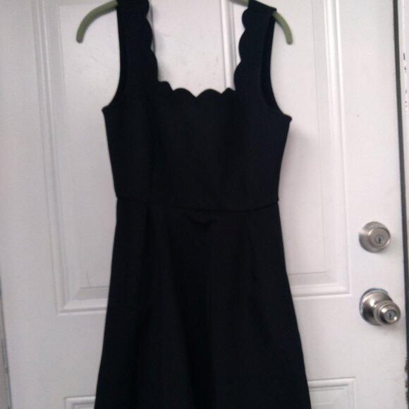 BLACK SCALLOPED NECKLINE A-LINE DRESS SLEEVELESS SIZE M MEDIUM - Picture 12 of 14
